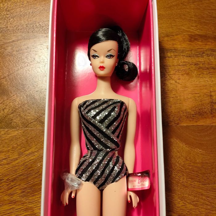 Boneca Barbie 60th Sparkles (FXD73) - Assinada por Bill Greening