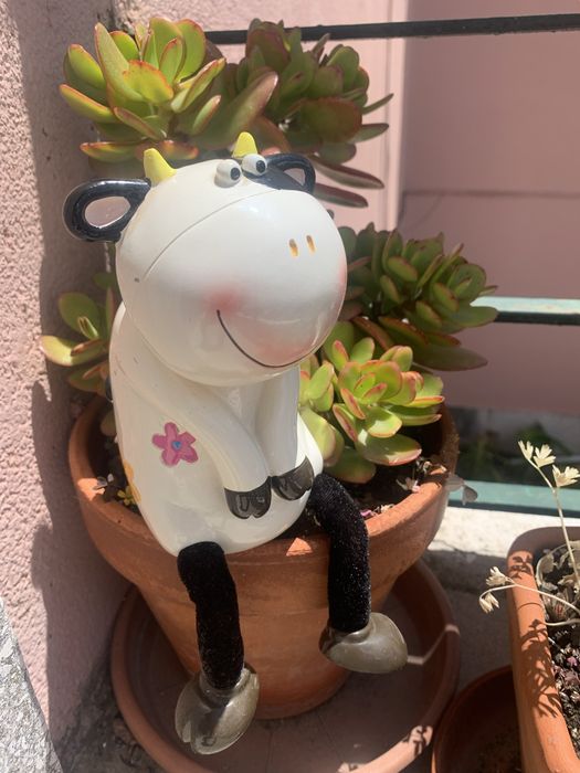 Mealheiro Vaca cerâmica 14 cm, pernas flexíveis
