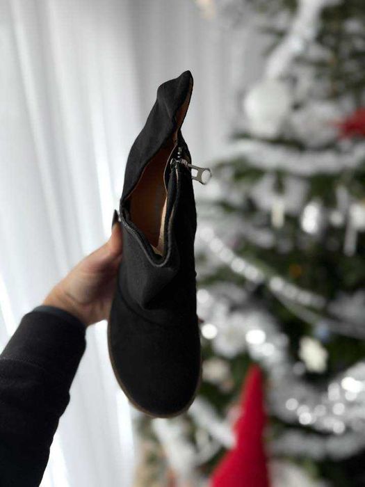 Czarne wygodne botki na kwadratowym  obcasie, zapinane zamek - 39