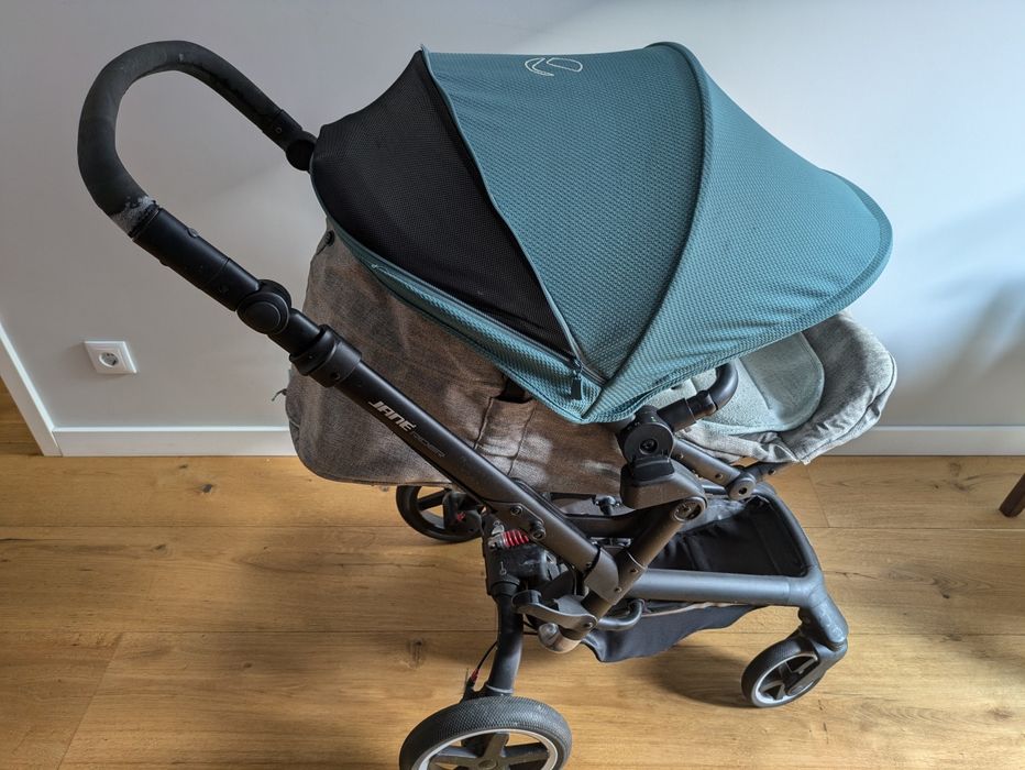 Carrinho Rider Jané com alcofa, ovo e carro de passeio