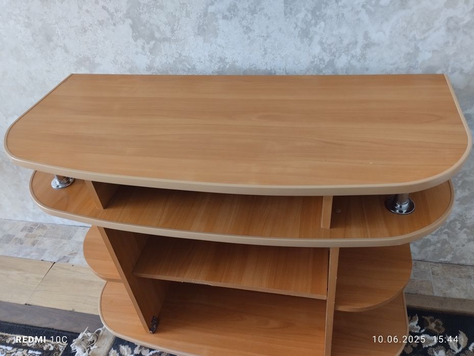Продам тумбочку під телевізор
