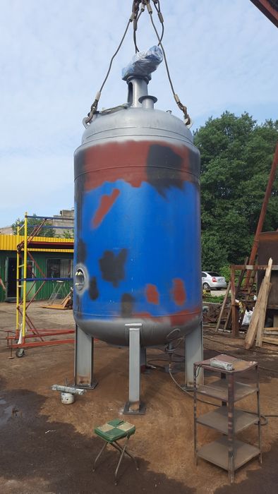 Продам реактор 6 м3