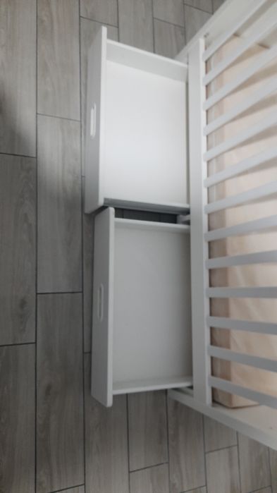 Łóżeczko dziecięce solidnie