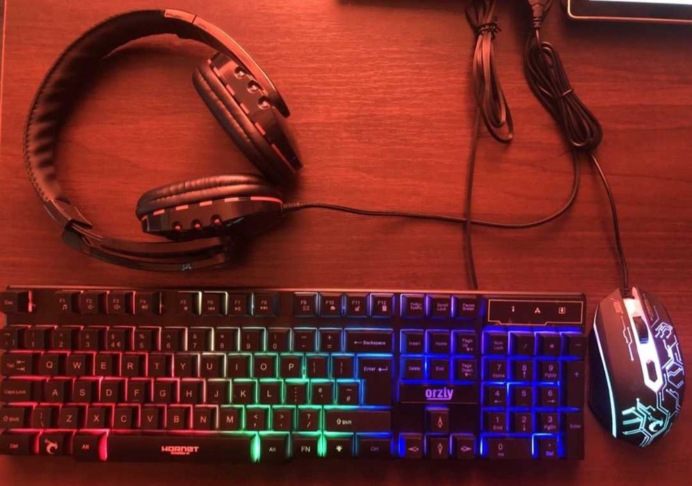 Zestaw gamingowy Orzly rx 250 Hornet 4 w 1 NOWY