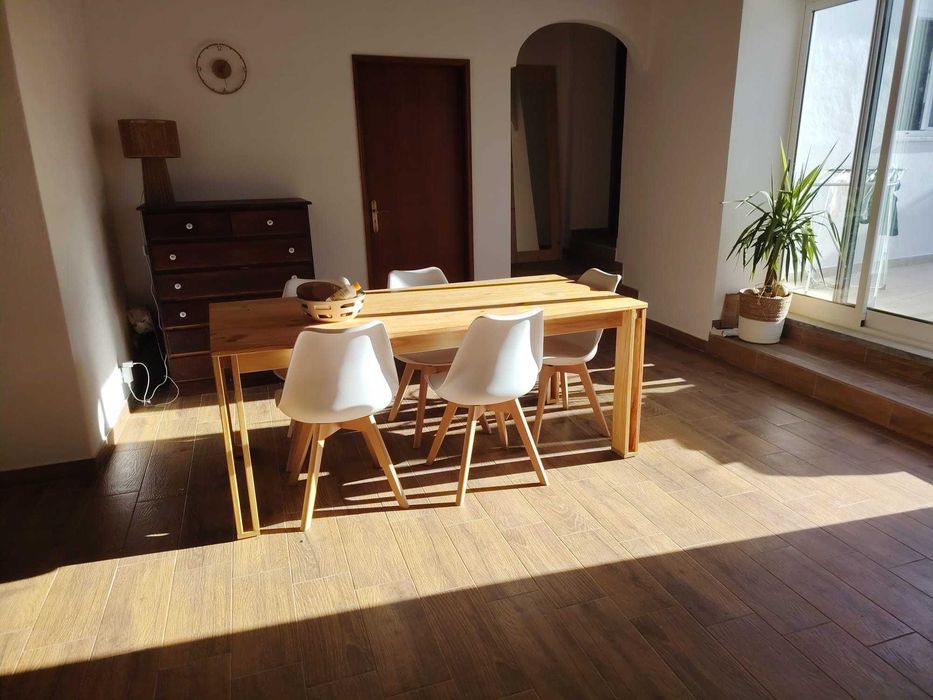 Casa alentejana recuperada a estrear com piscina privada