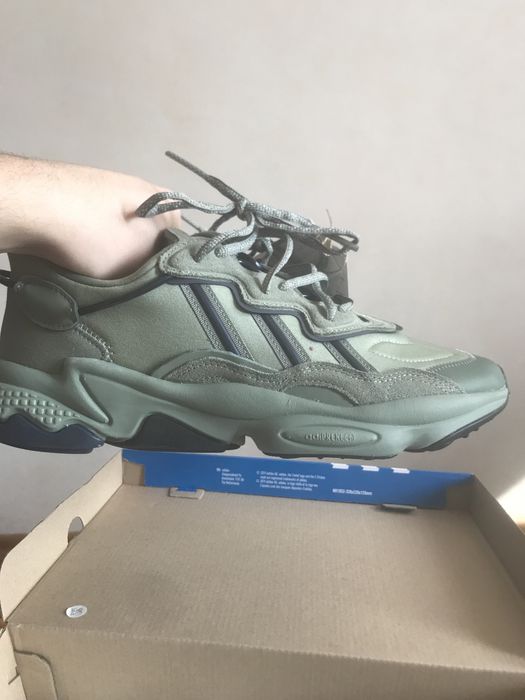 Чоловічі кросівки adidas ozweego