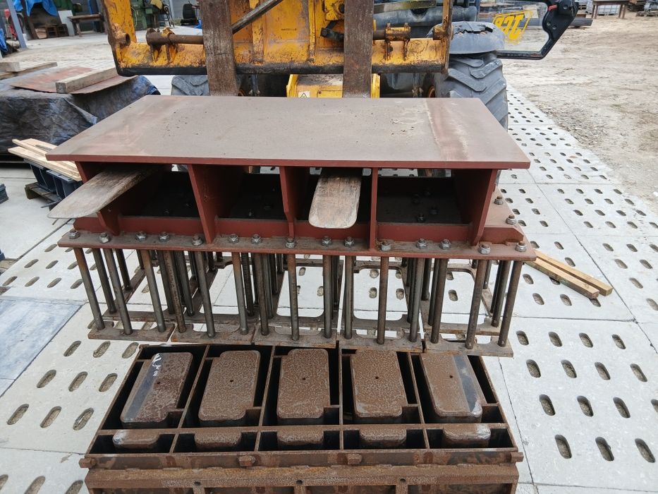 Forma do  produkcji kształtki wieńcowej L  i C