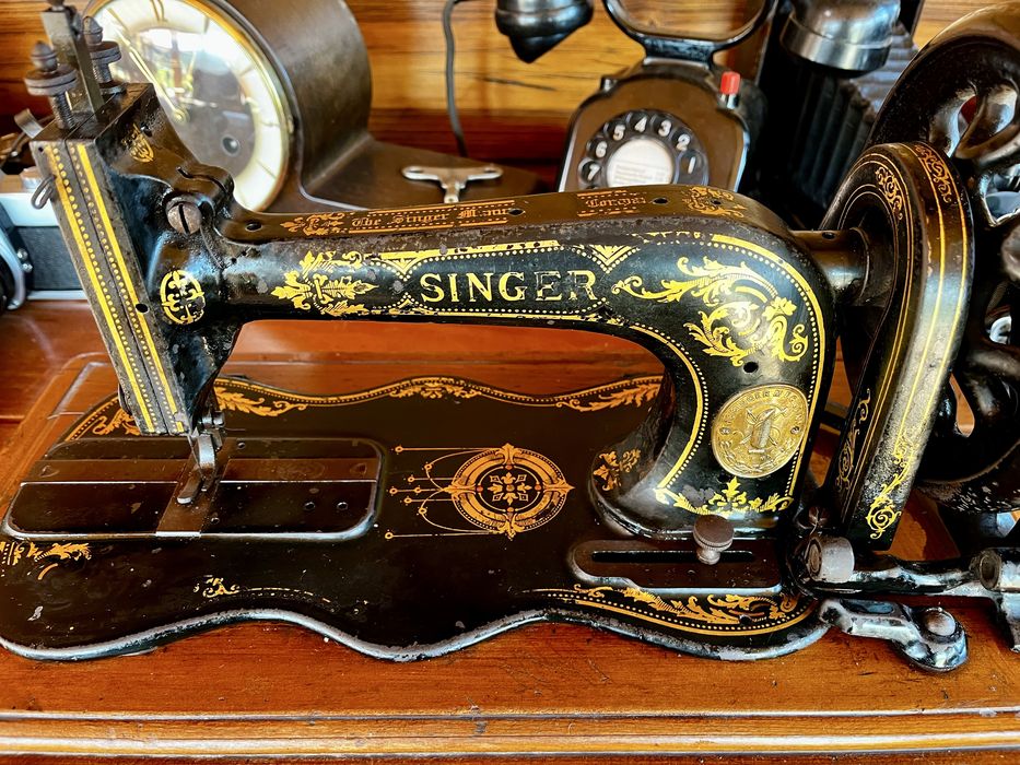 Antiga maquina costura 1886