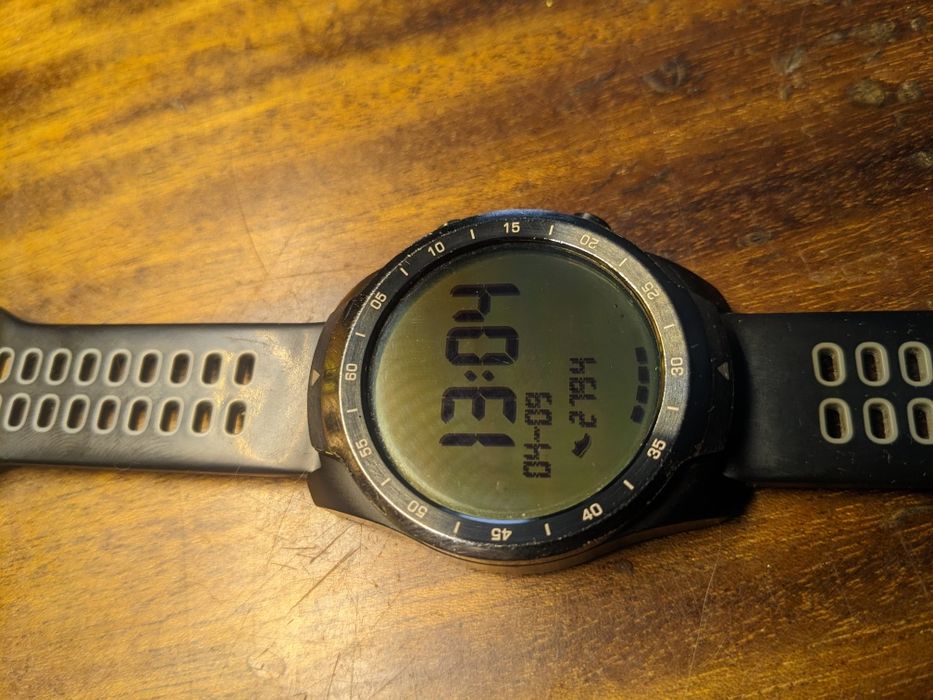 Продам Tic watch pro.