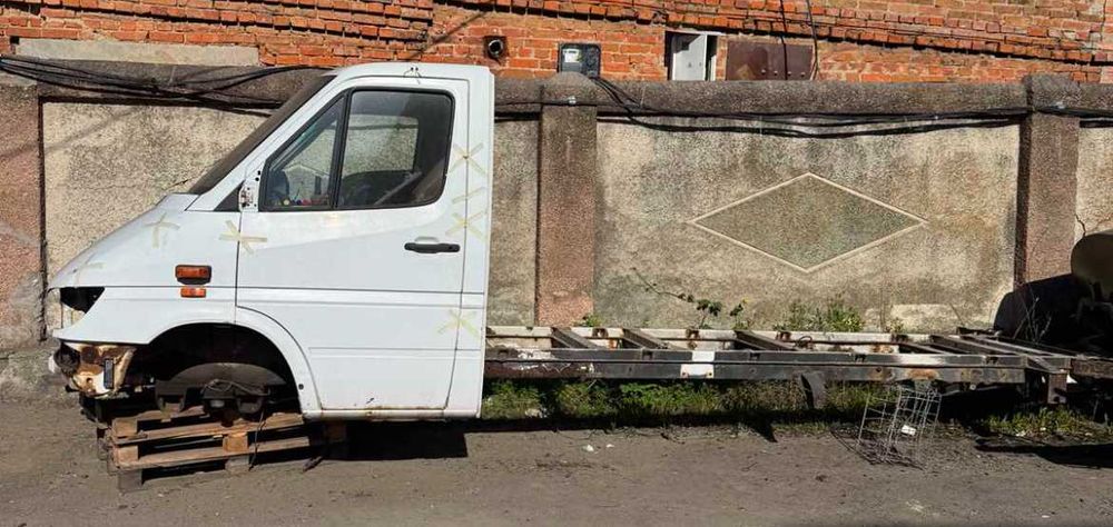 3Продам кабіну з рамою Mercedes-Benz Sprinter 313