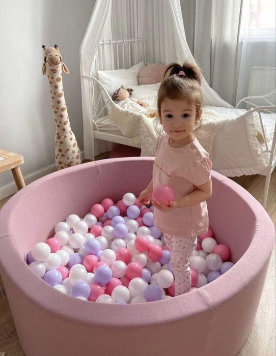 Сухий ігровий басейн . Кульки . Дитячий манеж .