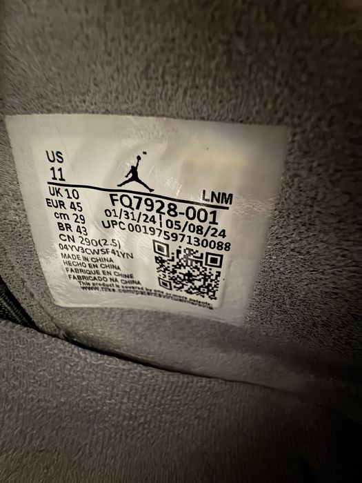 Jordan 4 wet cement 45 (29cm)