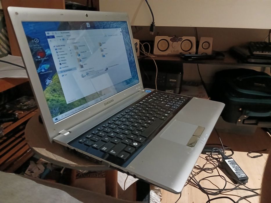 Laptop samsung RV511