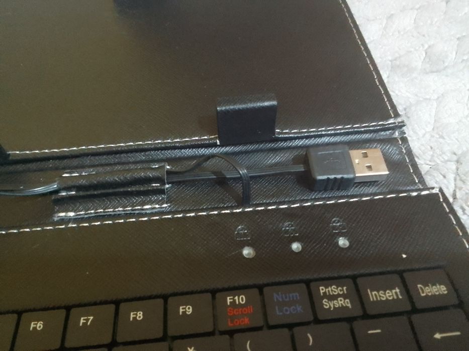 Nowe etui z klawiaturą na tablet 7 cali