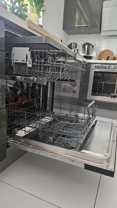 Sprzedam używaną zmywarkę Whirlpool ADG8710