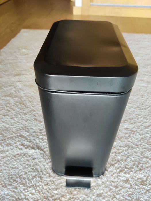 Caixote do lixo preto (casa de banho)