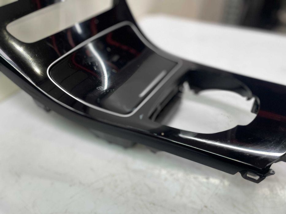 Moldura da consola central Mercedes-Benz W205 (2017)