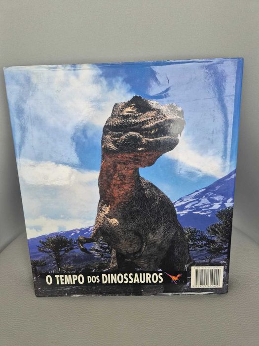 Livro de Capa Dura "O Tempo dos Dinossauros" de Tim Haines, Bom Estado