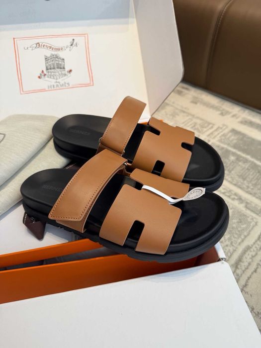 38 і 42 ( на 37 і 40) Жіночі коричневі шкіряні шльопанці Hermes Chypre ермес Гермес коричневые шлепанцы