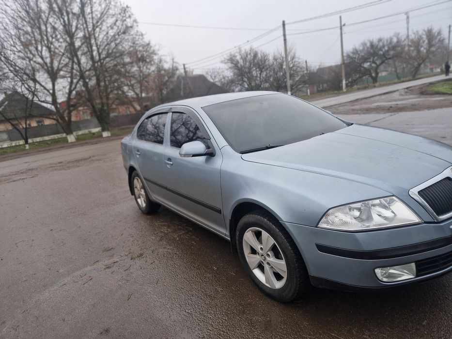 Продам шкоду А5.
По двигуну нарікань немає, по кузову є нюанси.
Всі рохідники поміняні, всі масла, тосол, ремінь ГРМ,  акб новий. 
Стоїть газова установка, вписаний в тех паспорт.
Салон чистий, не прокурений.