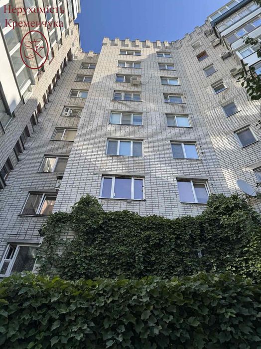 Квартира з гарним плануванням, під Ваш ремонт.