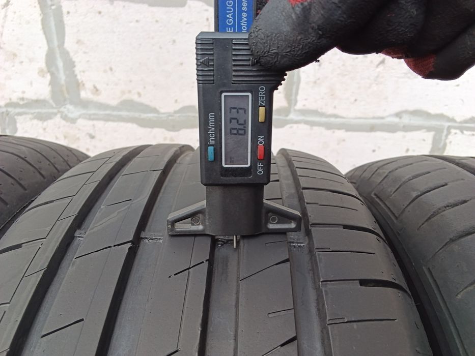 Продам шини 215/55R16