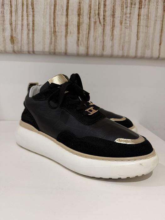 Sneakersy skórzane czarne Carinii 39 czarne