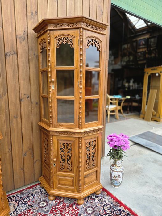 Witryna narożna orientalna bogato zdobiona #1797 Stylowy Węgrów