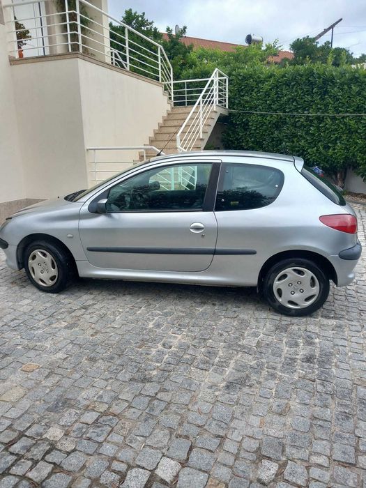 Peugeot 206 - Excelente Oportunidade - Gasolina 1100cm³
