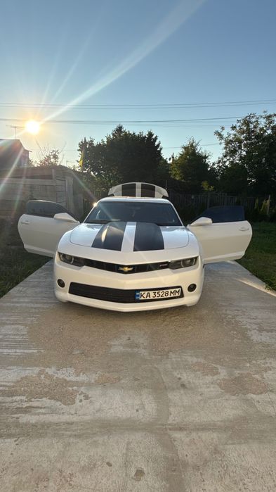 Продаю Chevrolet Camaro RS