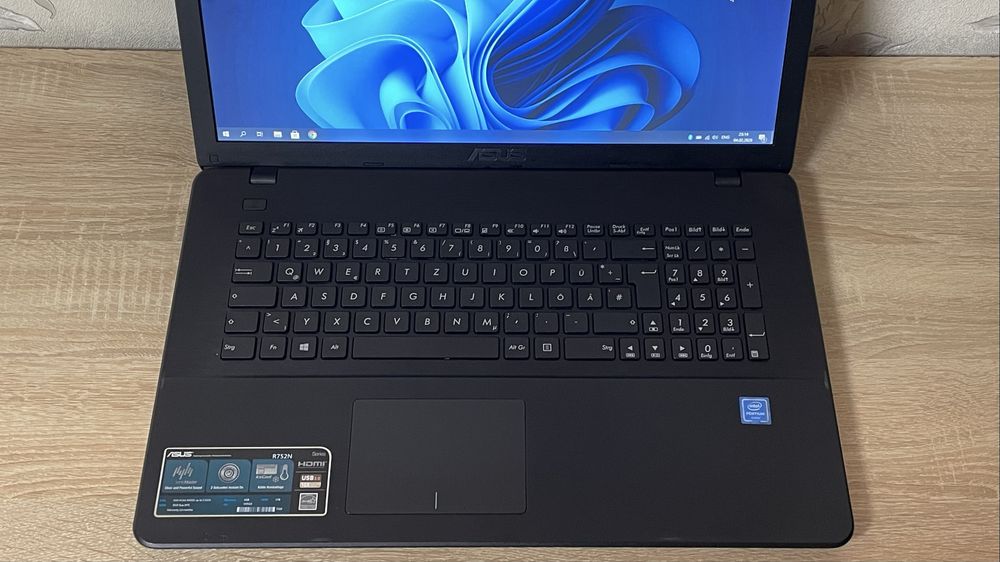 Ноутбук ASUS R752N / 17,3" / 4 ядра / 3 год. акб / 1 TB / Ідеал