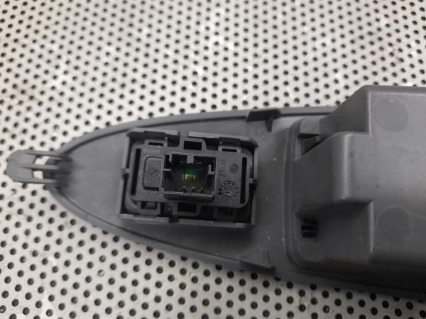 Comando / botão / interruptor vidros trás direito FIAT Croma (194_)