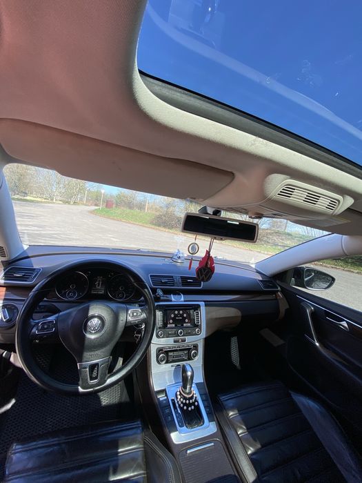 Volkswagen passat b7 2011 року