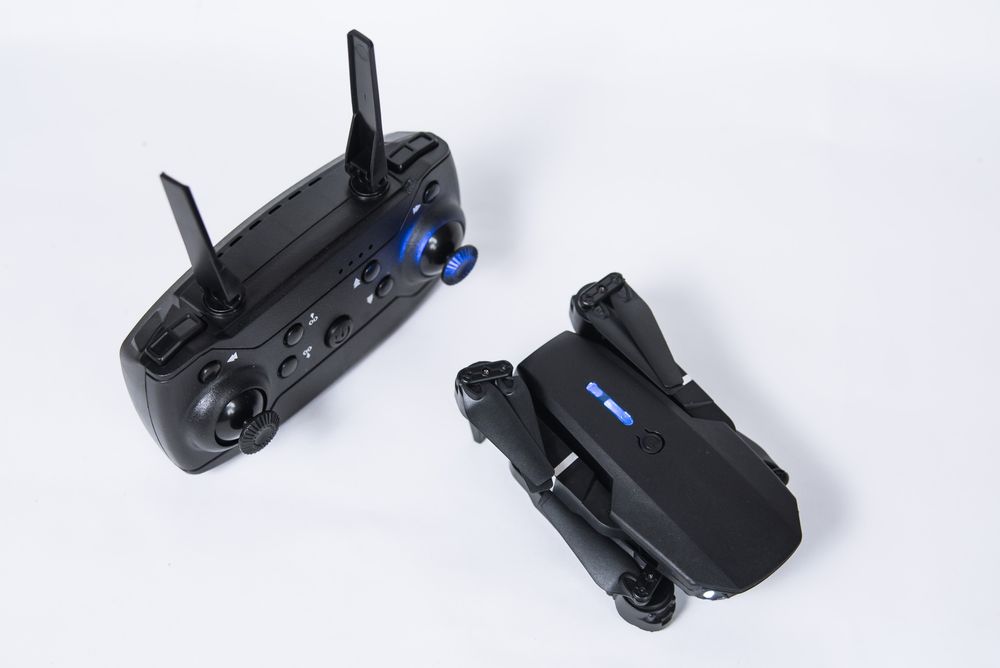 Дрон e88, е88. З камерою, сумкою