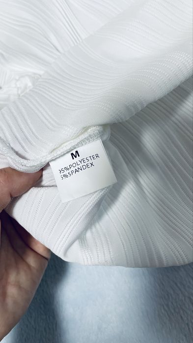 Білий нарядний жіночий лонгслів