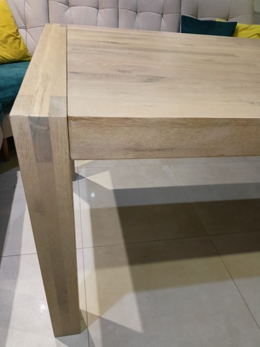 Piękny stół debowy