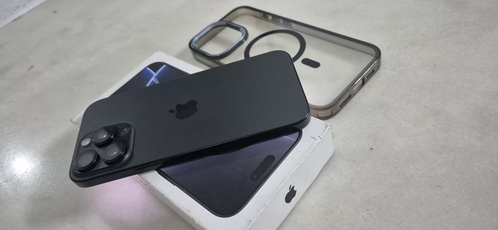 Iphone 16 Pro Max 5G Vendo ou Troco