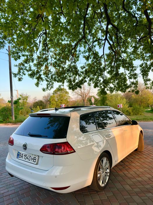 Продам Golf 7 2.0 TDI Highline Dynaudio