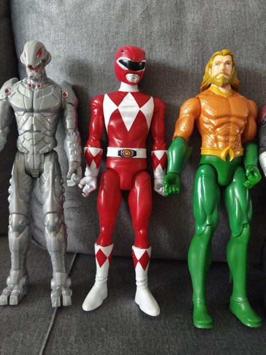 Figurki Marvela 8 szt. plus gratis