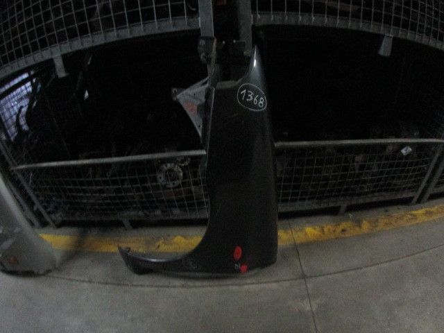 Guarda-lamas esquerdo FIAT Punto (176_)