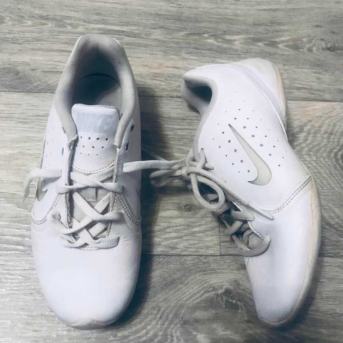 Кроссовки Nike экокожа  Р34 ст.21,5-21см оригинал детские