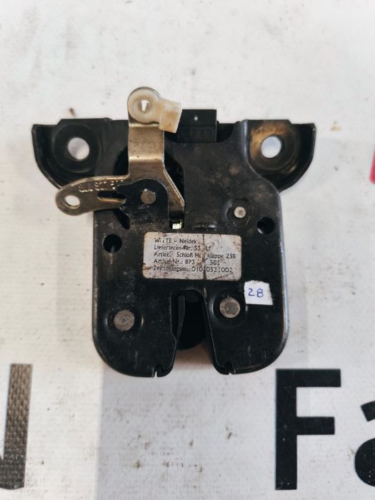 Ficheira Da Mala VW PASSAT B8