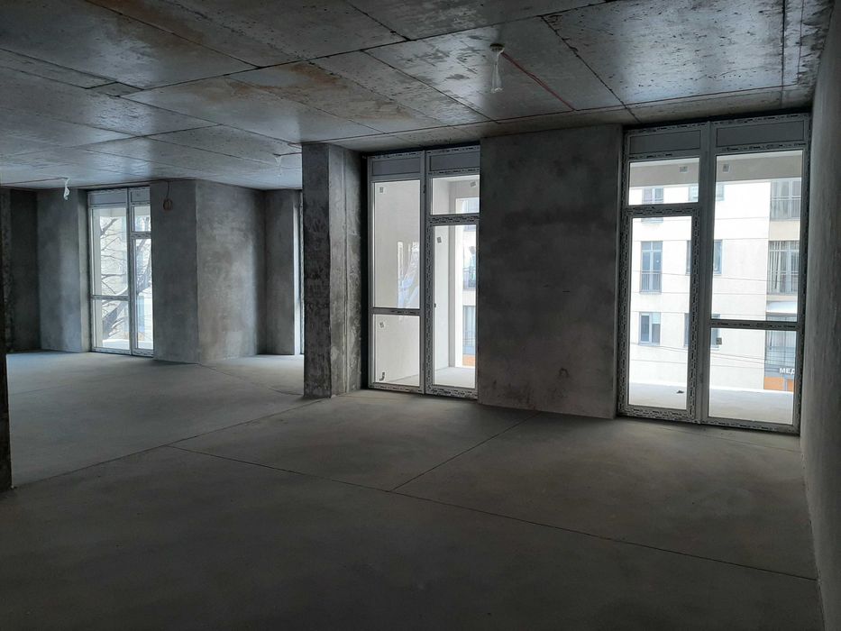 Продажа офисов 52-126 м2 в ЖК Жовтневый