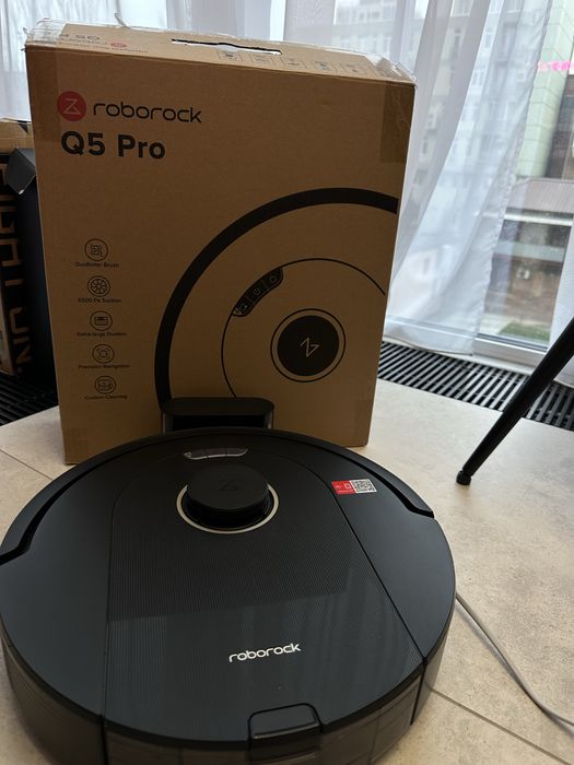 Продам робот пилосос roborock q5 pro