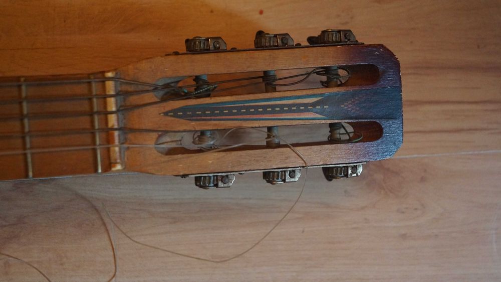 Gitara drewniana PRL sprawna