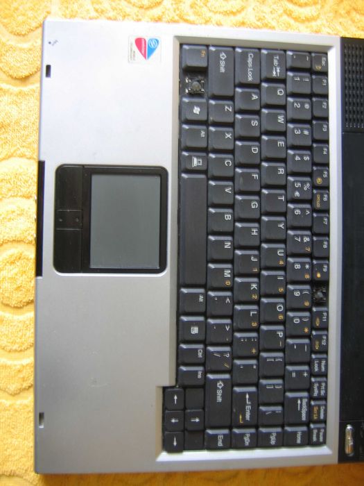 Laptop CA CLEVO 8800 1,4GHz 512Mb RAM 15" WIFI PCMCIA + torba