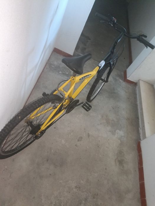 60€ bicicleta roda 26 pegar e andar