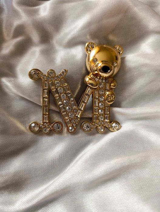 Max Mara брошка ведмедик із літерою