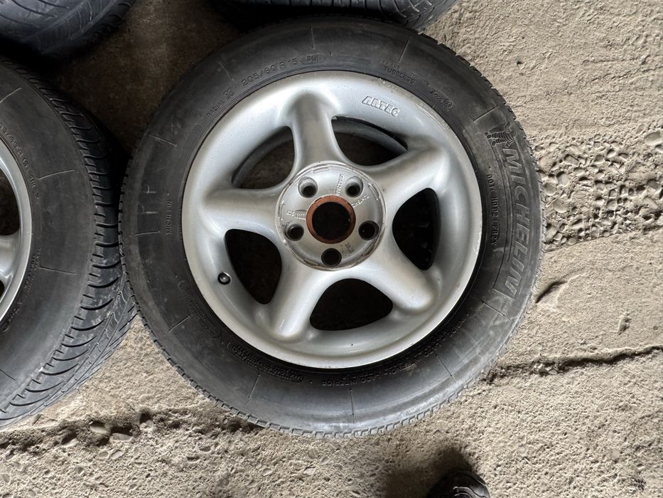 Диски шини 5/112R15 ЕТ38 7J ЦО57.1 205/60R15 два 4.7мм два 4.2мм Skoda wv Audi Seat Passat T4 Mercedes