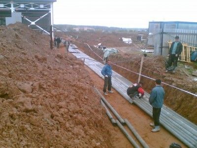 Земляные работы копка ям траншей котлованов. Земляні роботи вручную.